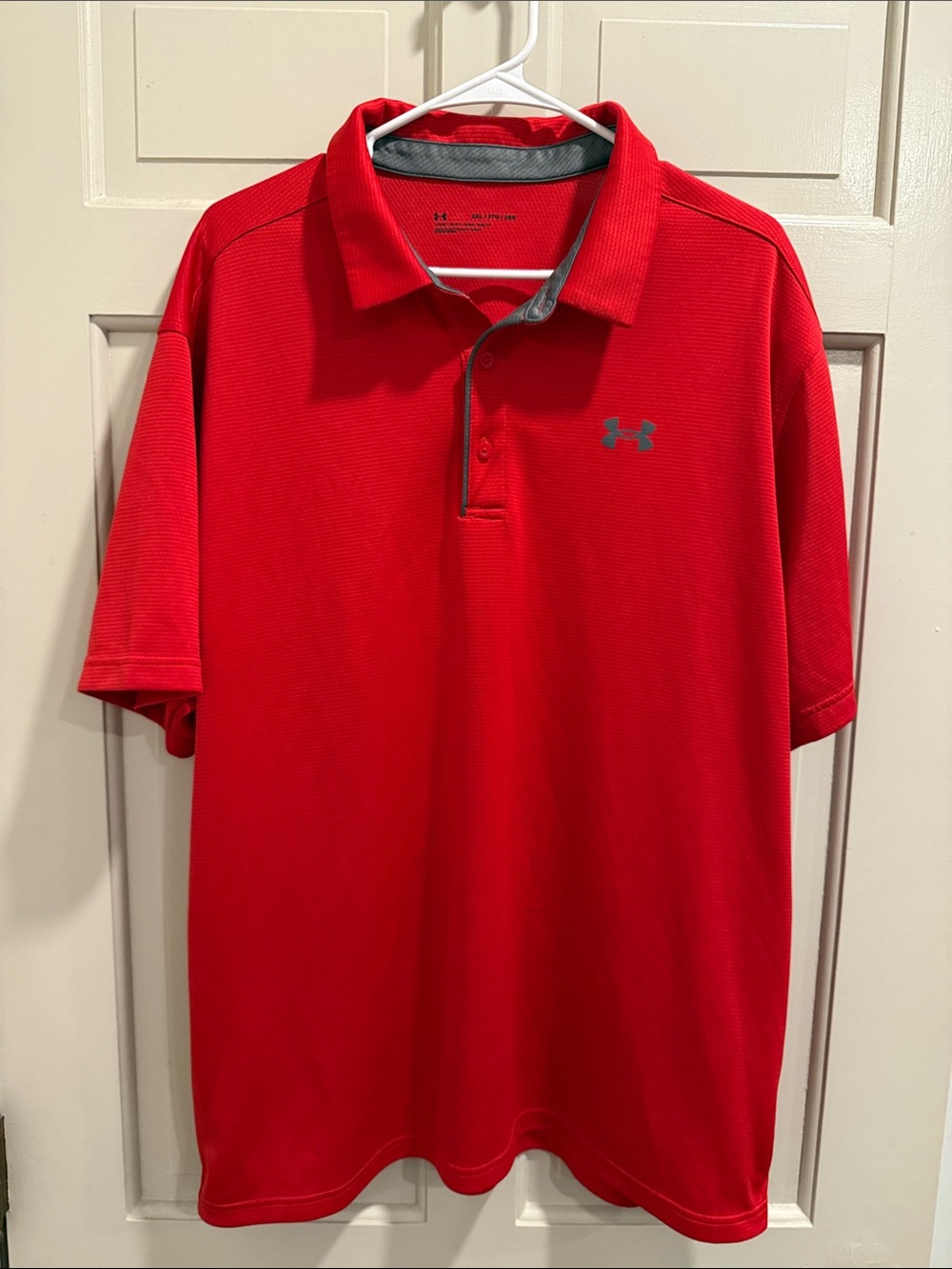 Under Armour Loose Men's Bright Red Polo with Gray Trim Size 2XL